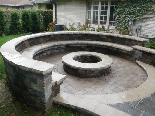 A Built In Fire Pit Styles Options, How To Build A Fire Pit Seating Wall