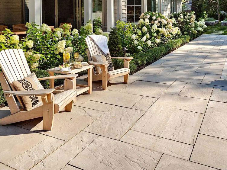 Aberdeen slab pavers are oversized and available in four earthtone colors. Photo courtesy of Techo-Bloc.