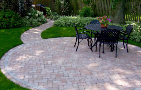 round patio and curved walk