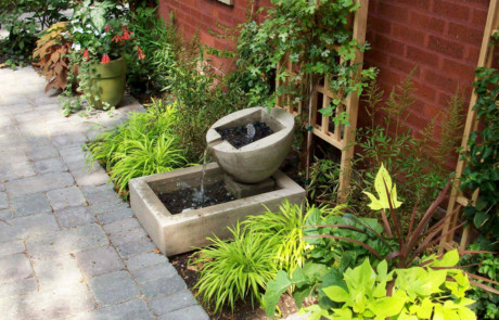 Small water feature with lattice